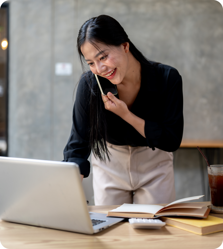 Easy Outdesk e-Invoicing demo on a laptop